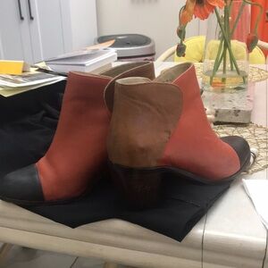 Two-Tone Leather Ankle Boots sharp